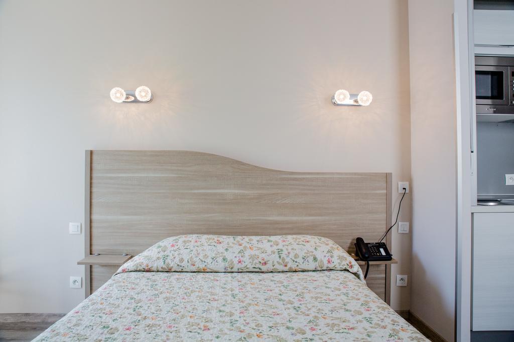 Annexe Hotel De La Gare Hendaye Exteriör bild